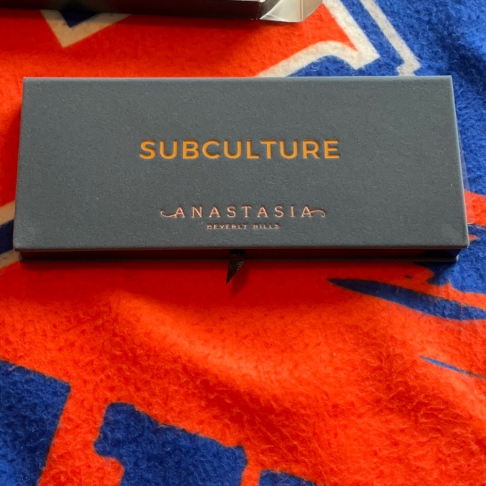 Anastasia Subculture Eye Shadow Palette (14 colors), NWT - Picture 4 of 7